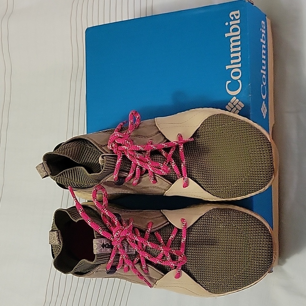 Good condition hiking shoes
